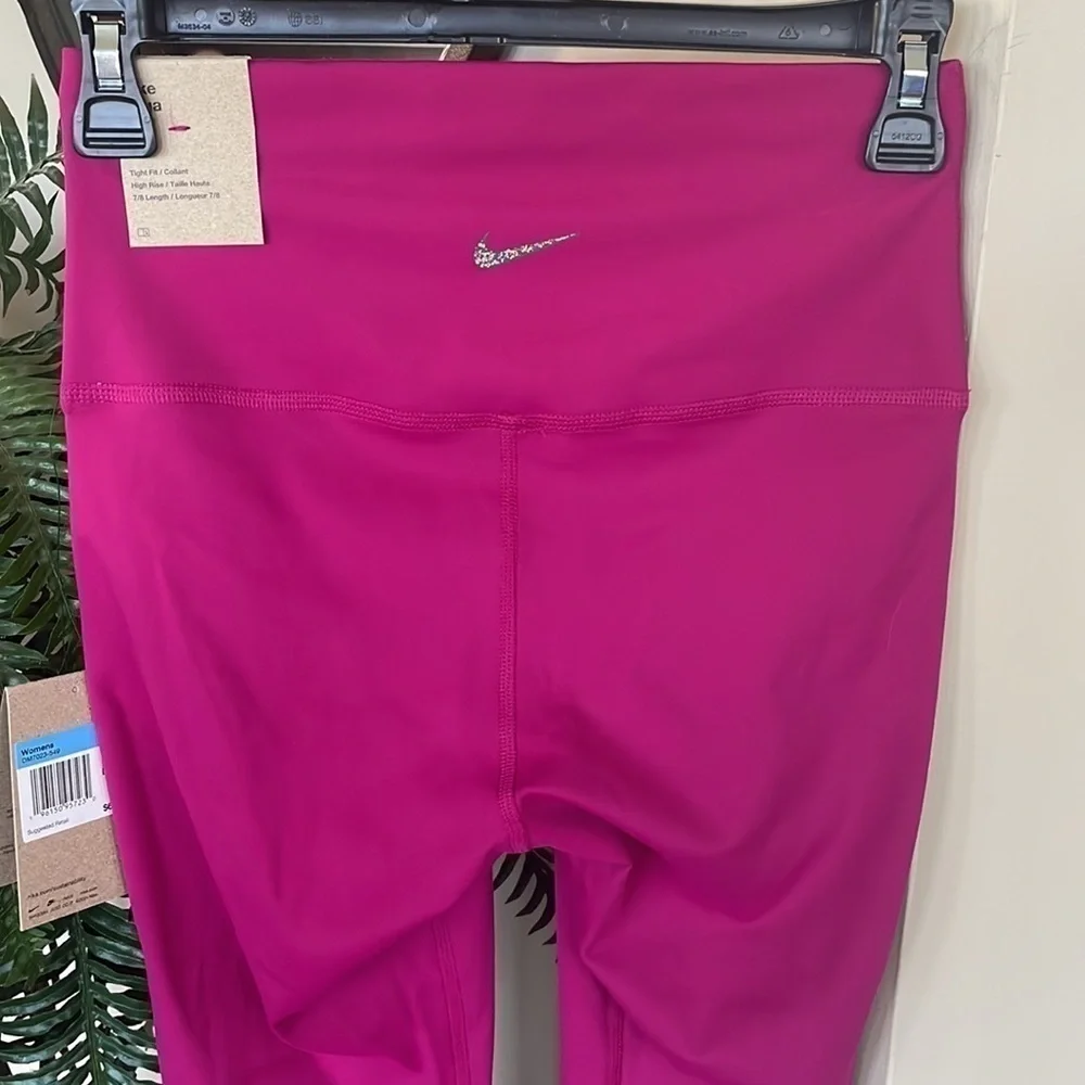 Brand New Nike Yoga Women's High-Waisted 7/8 Leggings Tight Fit Training Berry